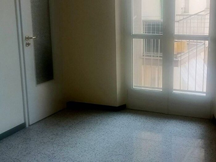 Appartamento trilocale in affitto in Via Serafino Grassi, Tribunale, Asti