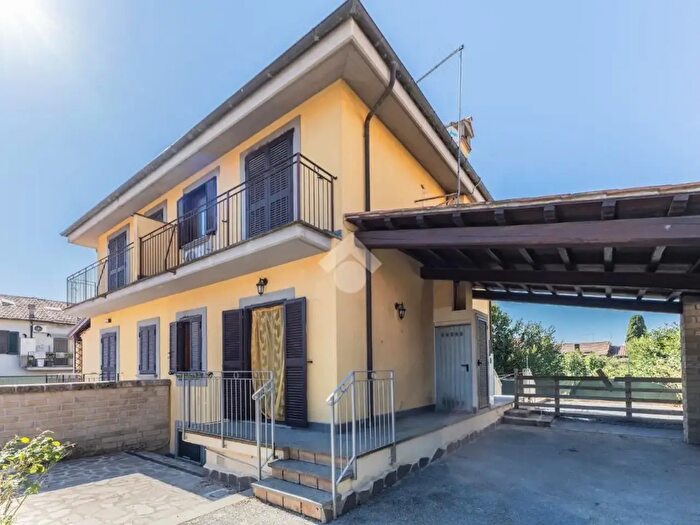 Casa quadrilocale in vendita in Via Giuseppe Garibaldi, Manziana