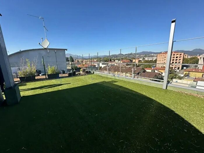 Appartamento quadrilocale in vendita in Via per Curnasco, Bergamo