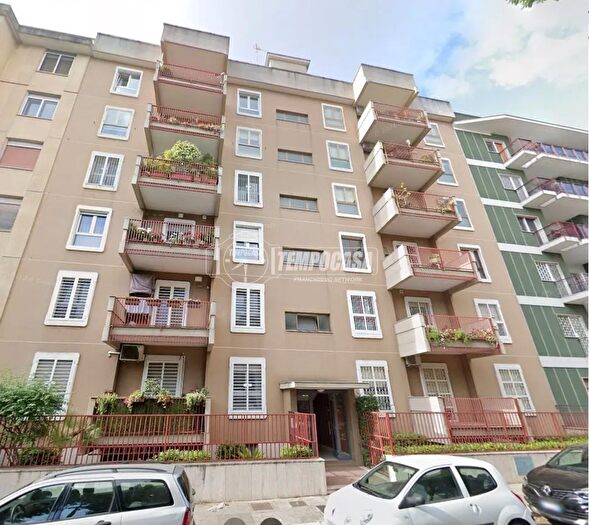 Appartamento con 5 locali in vendita in Via J F Kennedy, Bari