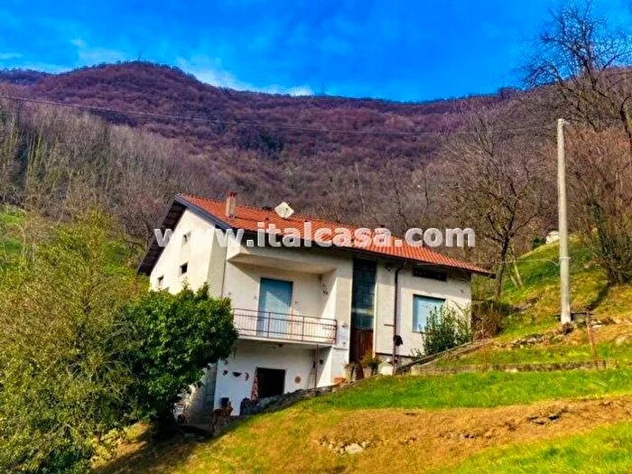Casa con 6 locali in vendita in Olera, Alzano Lombardo