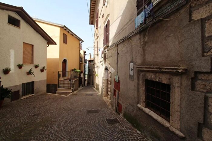 Appartamento bilocale in vendita in Via Giuseppe Mazzini, Scandriglia