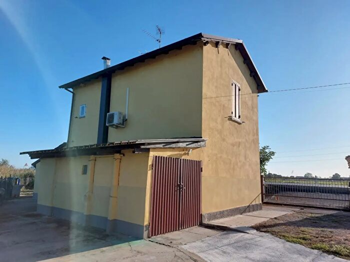 Casa quadrilocale in vendita in Via San Vitale, Imola