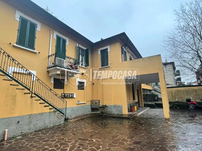 Case in Vendita e in Affitto - 2