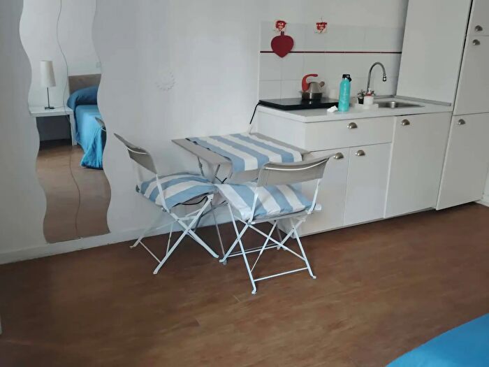 Appartamento monolocale in affitto in Via Paolo Bassi, Milano