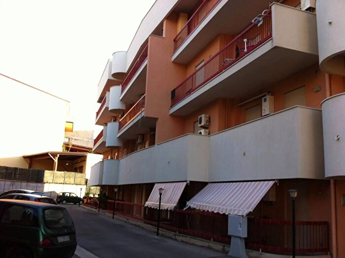 Appartamento trilocale in vendita in Corso Italia Carini, Carini