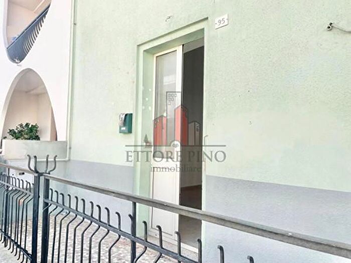 Casa con 6 locali in vendita in Casarano