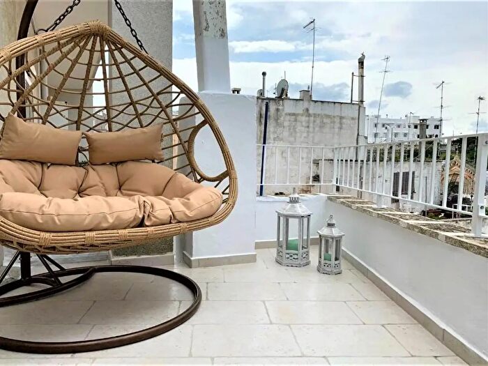 Casa quadrilocale in vendita in Via Roberto Guiscardi, Ostuni