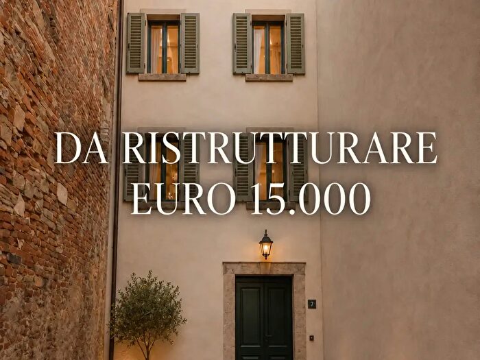 Casa quadrilocale in vendita in Lucca