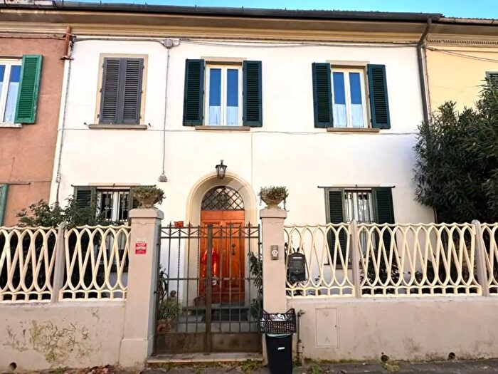 Casa con 6 locali in vendita in Via degli Argonauti, Pistoia