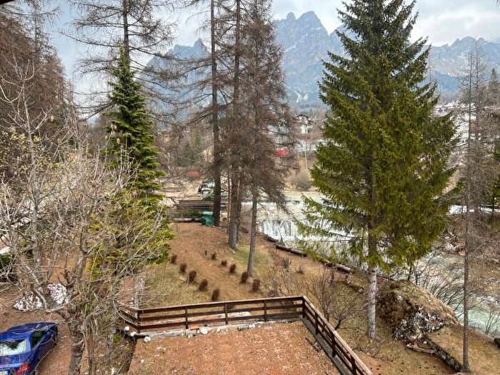 Appartamento con 6 locali in vendita in Località Sopiazes, Cortina DAmpezzo