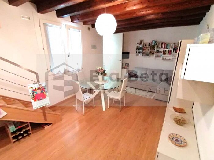 Appartamento trilocale in affitto in Piazza dei Signori, Piazze Duomo, Padova