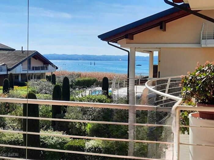 Casa quadrilocale in affitto in Via Benaco, Centro, Sirmione