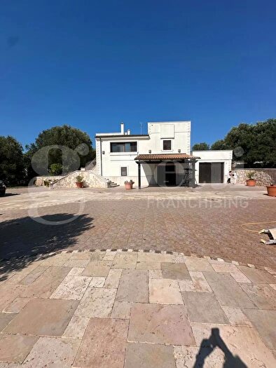 Casa con 10 locali in vendita in Cda Camere Sn, Ostuni