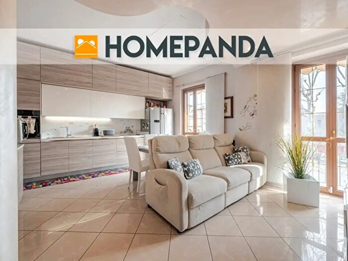 Casa con 9 locali in vendita in Piazza Cardinal Ferrari, Seveso