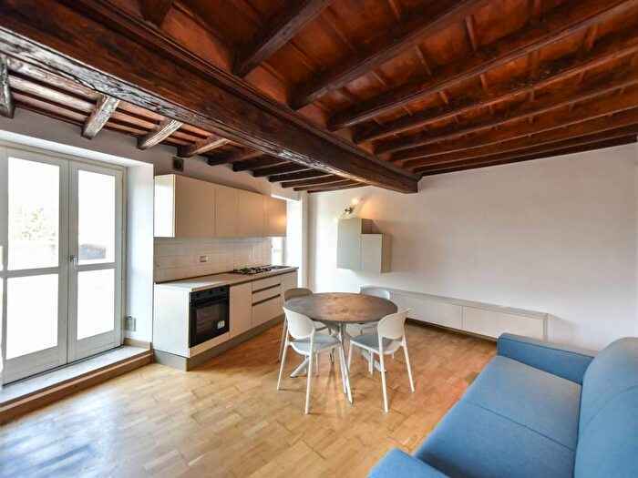 Appartamento trilocale in affitto in Via Santa Chiara, Quadrilatero Romano, Torino