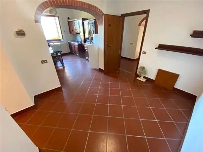 Casa trilocale in affitto in Capraia E Limite