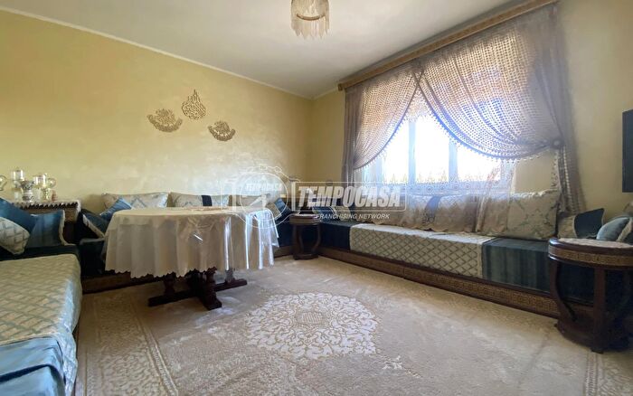 Appartamento con 5 locali in vendita in Strada Antica di Andorno, Biella