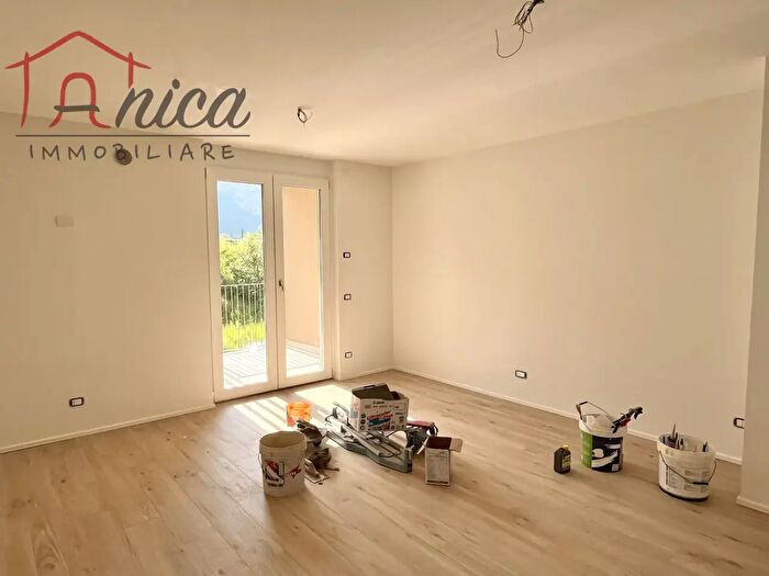 Appartamento trilocale in vendita in Via della Canova, Trento