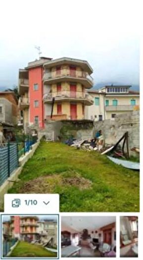 Casa con 6 locali in vendita in Frazione Cerqueto, Genga