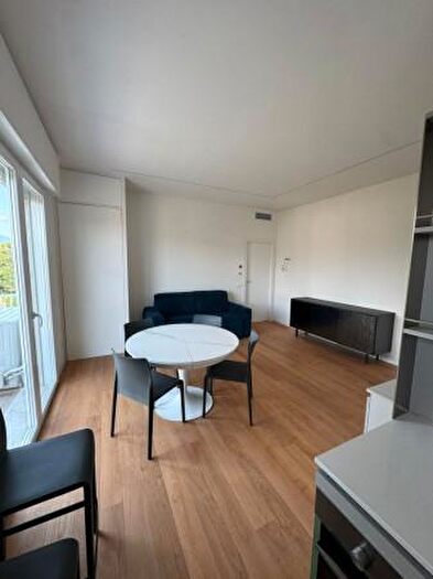 Appartamento trilocale in vendita in Via Giuseppe Verdi, Massa