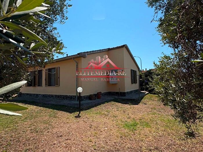 Casa trilocale in affitto in Via dei Glicini, Pescia Romana, Montalto di Castro