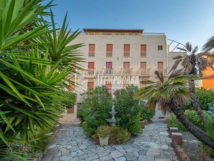 Appartamento bilocale in vendita in Via Regina Elena, Ladispoli