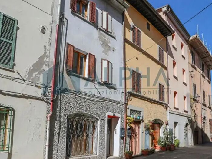 Casa con 5 locali in vendita in Via Giuseppe Garibaldi, Dovadola