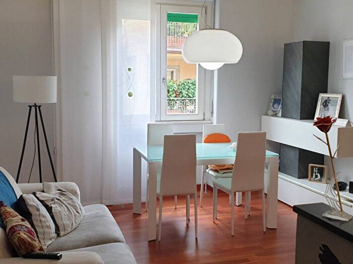 Appartamento trilocale in affitto in Via Vittoria Colonna, Amendola Buonarroti, Milano