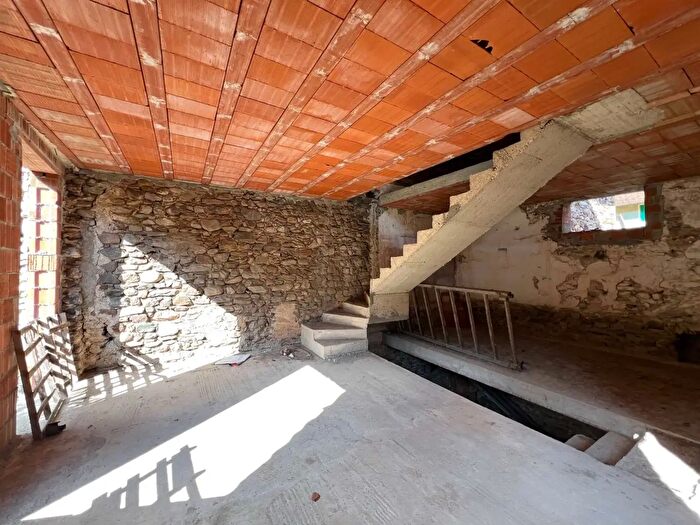 Casa con 5 locali in vendita in Via Arbizzo Snc, Cadegliano Viconago