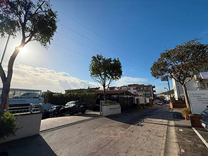 Appartamento bilocale in affitto in Via Domitiana, Arco Felice, Pozzuoli