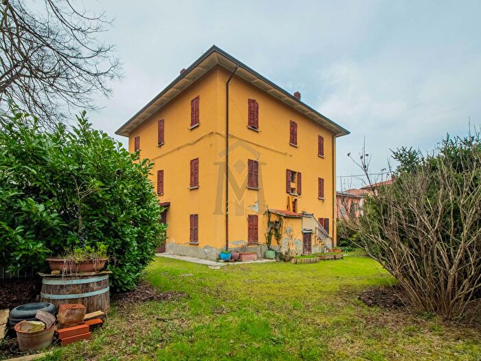 Casa con 19 locali in vendita in Gabriele dAnnunzio, Traversetolo