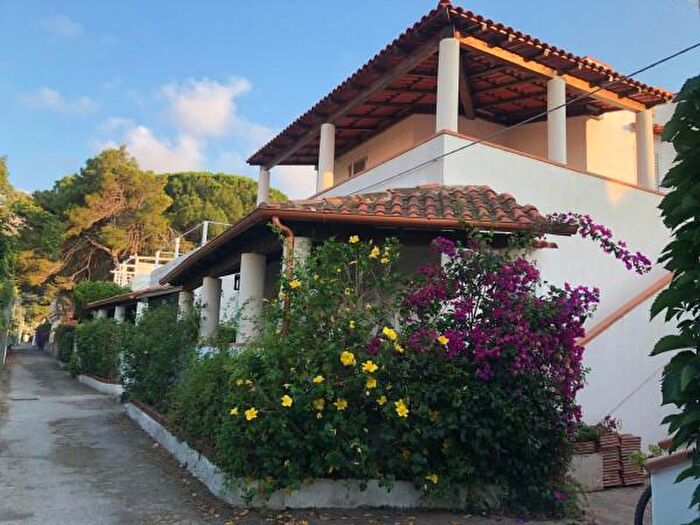 Casa quadrilocale in vendita in Via dei Villini, Lipari