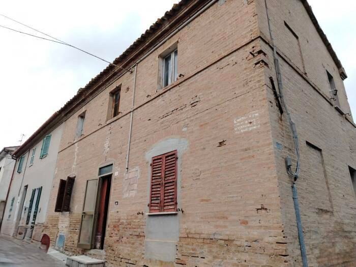 Casa quadrilocale in vendita in Via Montale, Monte Porzio