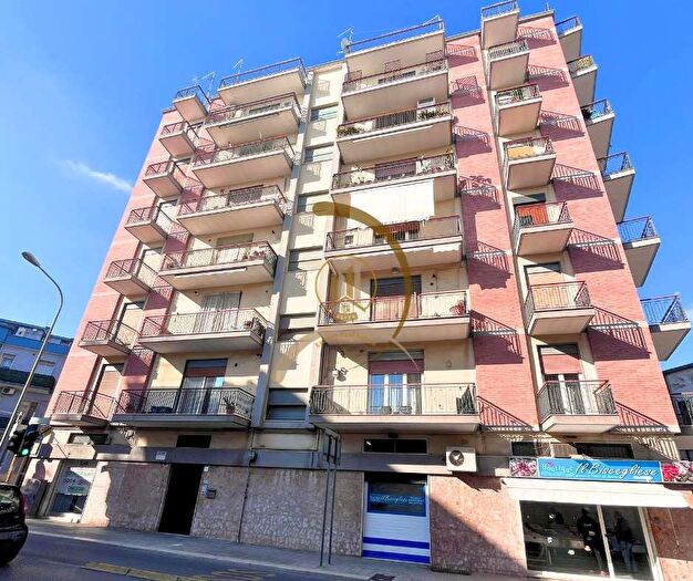 Appartamento con 6 locali in vendita in Viale Istria, Andria