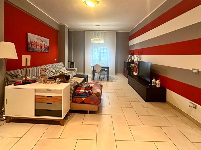Appartamento con 6 locali in vendita in Viale Resisrtenza, Aulla
