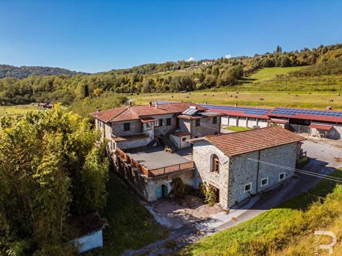 Casa con 6 locali in vendita in Via ProvincialeSoliera, Fivizzano