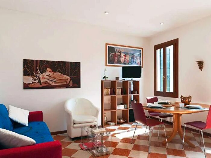 Appartamento bilocale in vendita in Via Garibaldi, Venezia