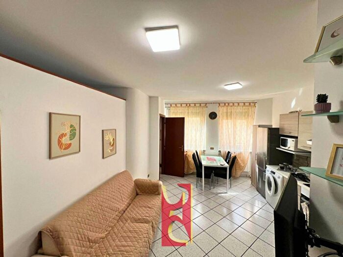 Appartamento bilocale in affitto in Viale Maggio, Centro, Somma Lombardo