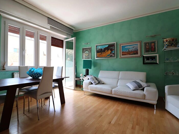 Appartamento con 5 locali in vendita in Siena in Semicentro San Prospero Basso Viale XXIV Maggio Cesare Battisti, Siena