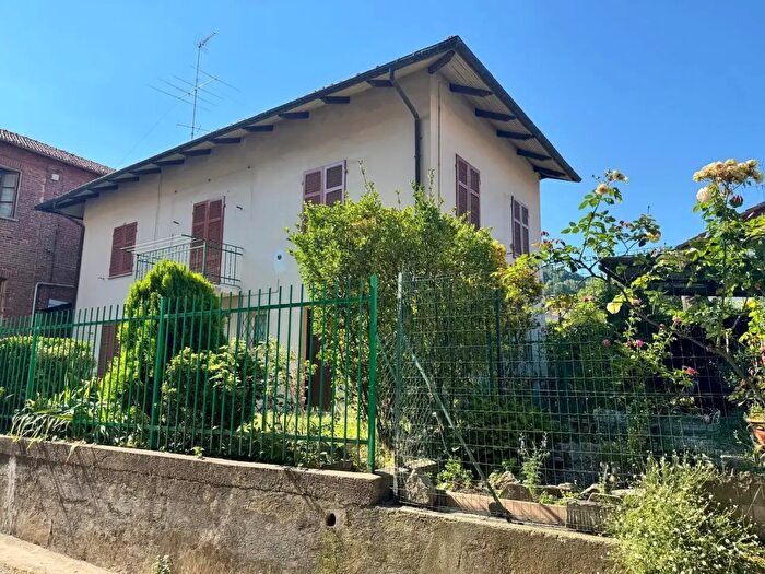 Casa quadrilocale in affitto in Via Arnaud, Torre Pellice
