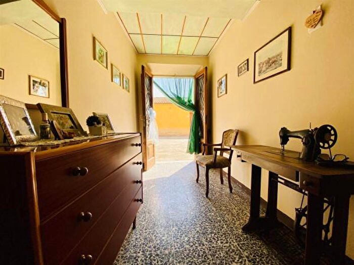 Casa con 6 locali in vendita in Via di Tempagnano, Lucca