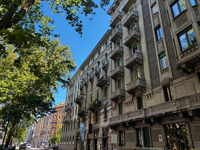 Appartamento trilocale in affitto in Viale Abruzzi, Città Studi, Milano