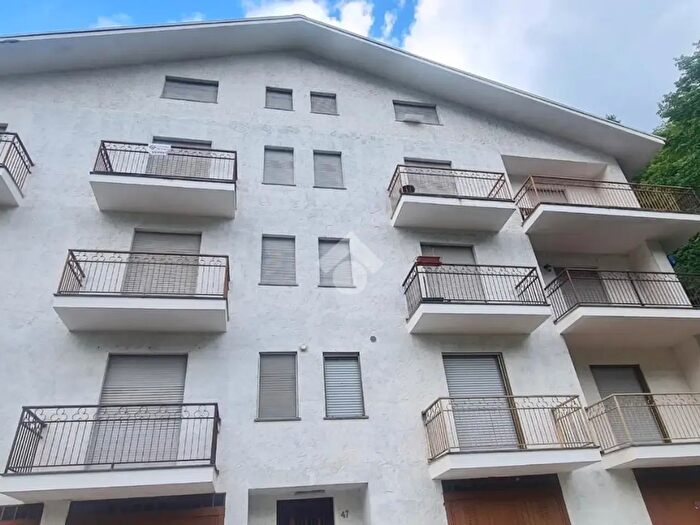 Appartamento trilocale in vendita in Fraz Volpetta, Chialamberto