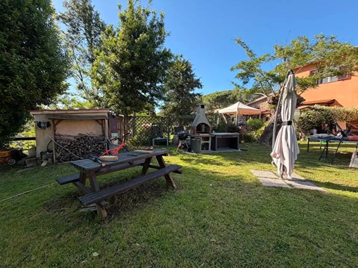 Casa con 6 locali in vendita in Livorno