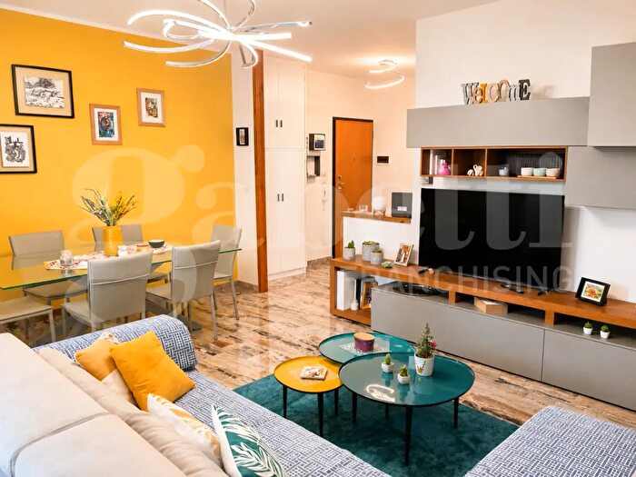 Appartamento con 5 locali in vendita in Via Sant'Anna, Bologna