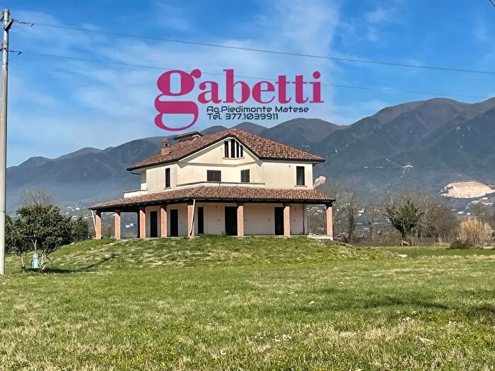 Casa con 8 locali in vendita in Via Gramsci Snc, Alife