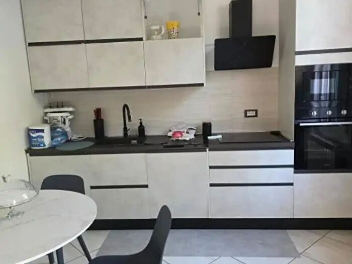 Appartamento quadrilocale in vendita in Via Diano Calderina, Imperia
