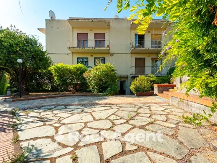 Appartamento con 5 locali in vendita in Via Litteri, Aci Castello