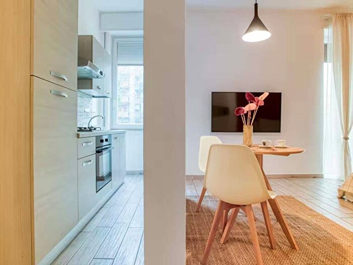 Appartamento in affitto in Via Breno, Lodi Brenta, Milano